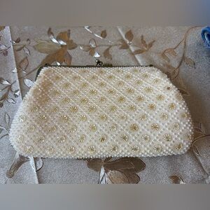 Elegant Vintage Cream Beaded Clutch